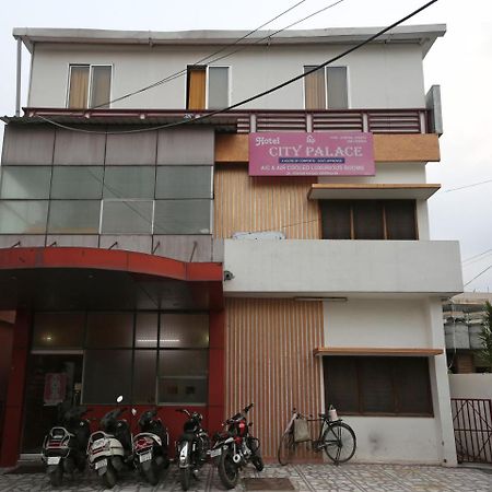 Oyo 6001 Hotel City Palace Dehradun Buitenkant foto