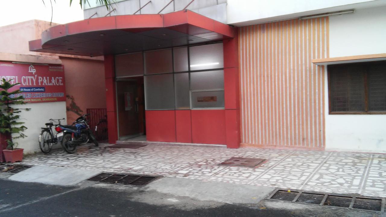 Oyo 6001 Hotel City Palace Dehradun Buitenkant foto