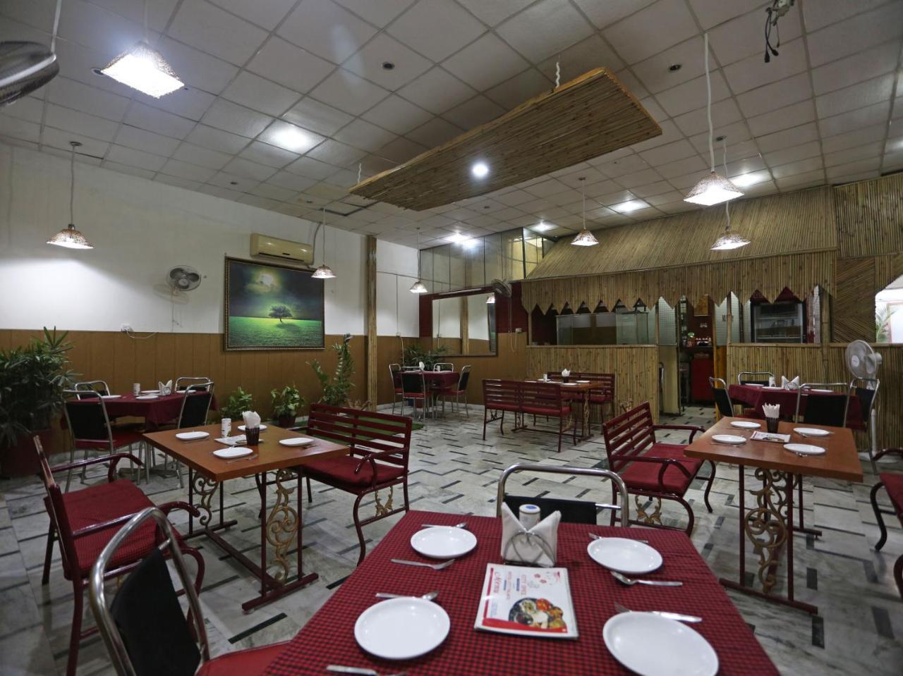 Oyo 6001 Hotel City Palace Dehradun Buitenkant foto