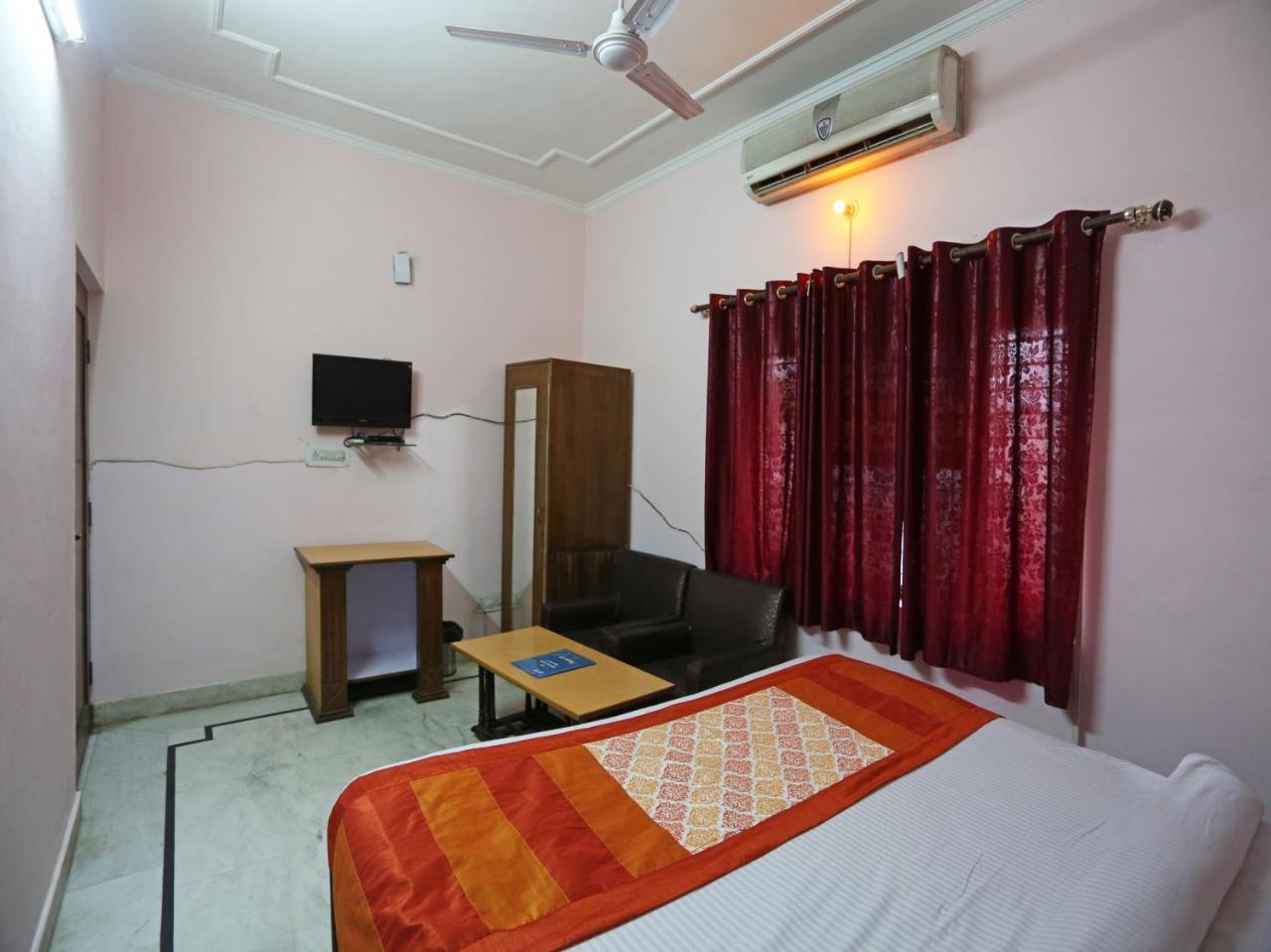 Oyo 6001 Hotel City Palace Dehradun Buitenkant foto