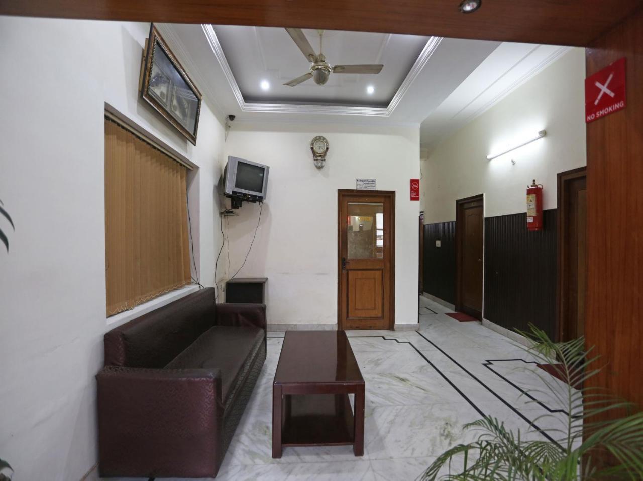 Oyo 6001 Hotel City Palace Dehradun Buitenkant foto