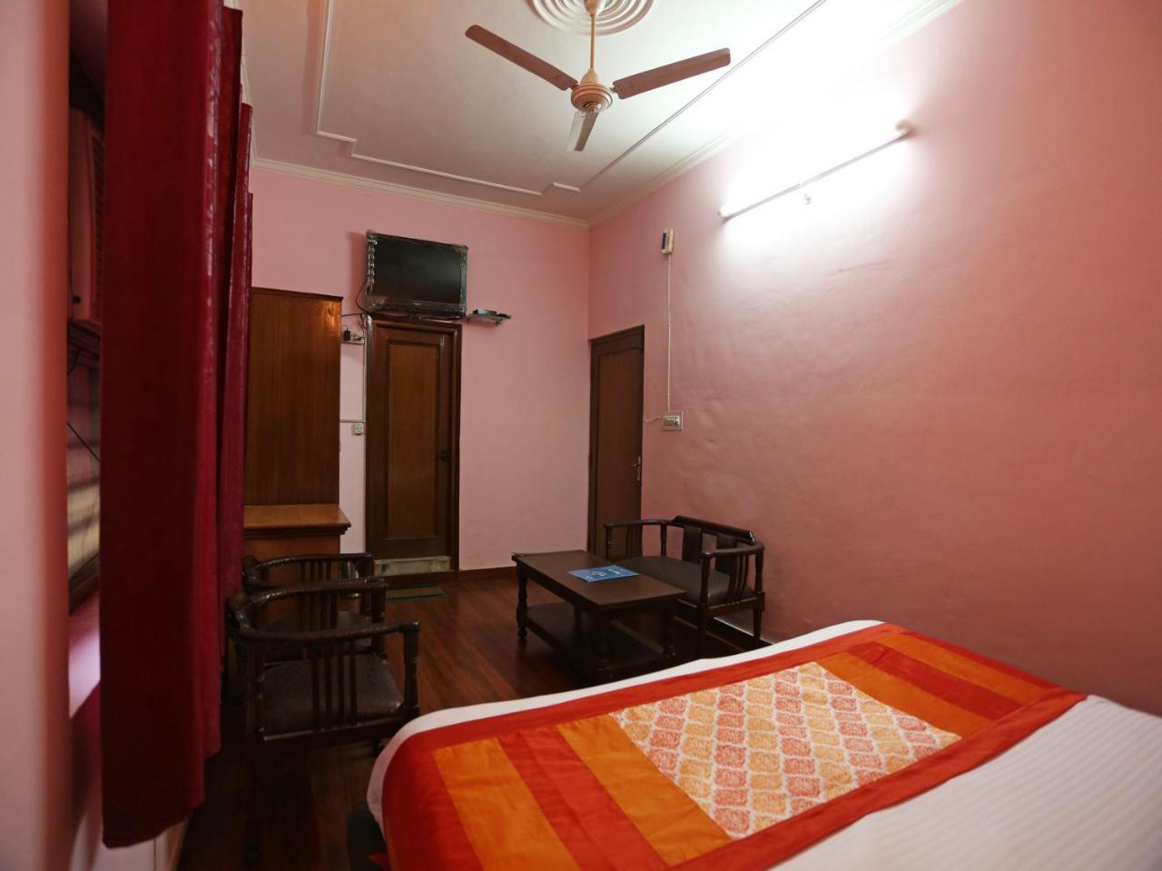 Oyo 6001 Hotel City Palace Dehradun Buitenkant foto